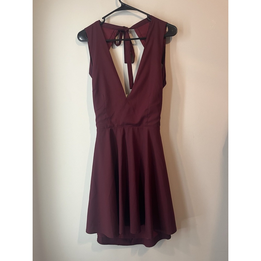 Tobi Deev V Neck Backless Dress Tie Zip Back Short Size Medium Maroon